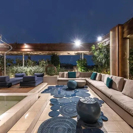 Incomparable Penthouse Huge Terrace בית נופש