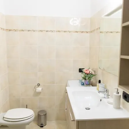 Sweet House Corso Genova Апартаменты *