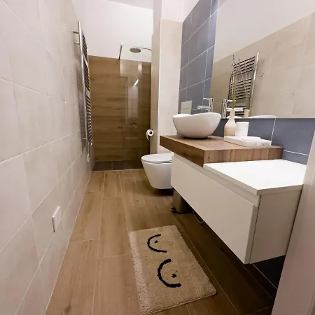 Guesthost - Fiera & Mico Comfy * Milán