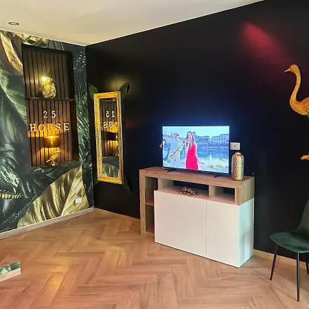 House Twenty - Five * Milan