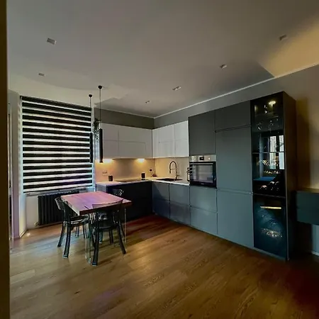 Lr Deluxe - Fondazione Prada - Metro M3