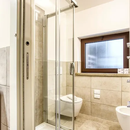 Joivy Charismatic 1-bed Flat With Parking Апартаменты *