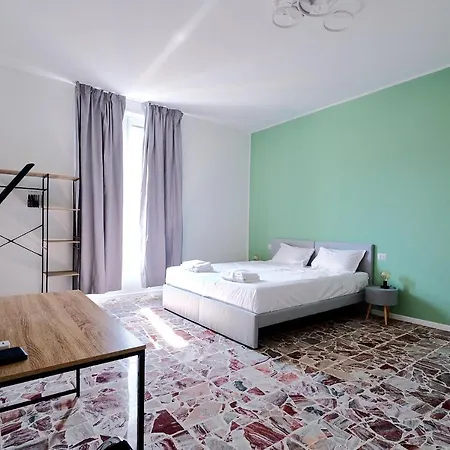 Suity I Cozy Leila Μιλάνο