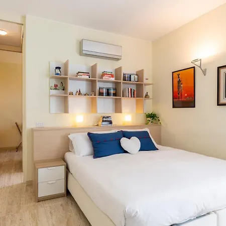 Twins - Tolstoj District *