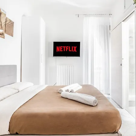 Apartment Pretty House Navigli-duomo Netflix & Design