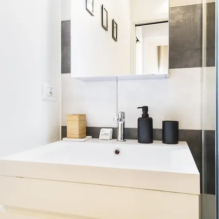 Easylife - Bellissimo Con Balconcino Panoramico Nel Vivace Quartiere Dei Navigli *