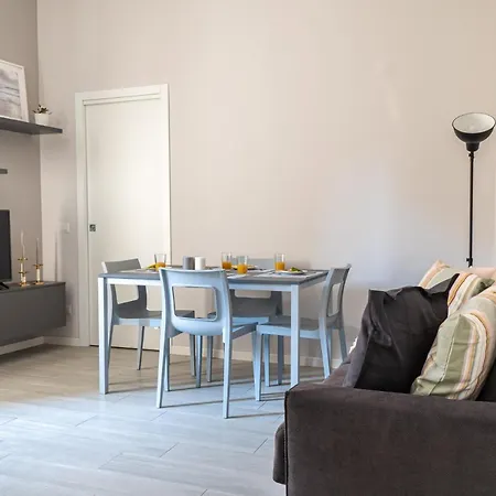 Apartment Easylife - - Mentana 8 D - Duomo Milan
