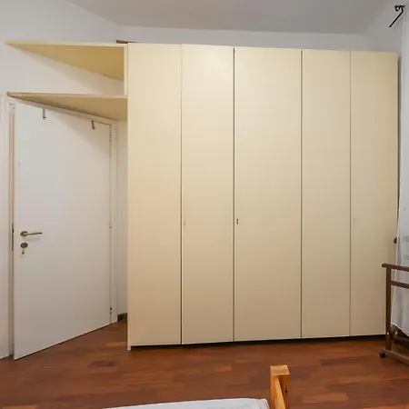 Commenda - Spazioso Vicino Crocetta Apartment