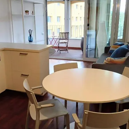 Cozy With Spacious Veranda Apartment