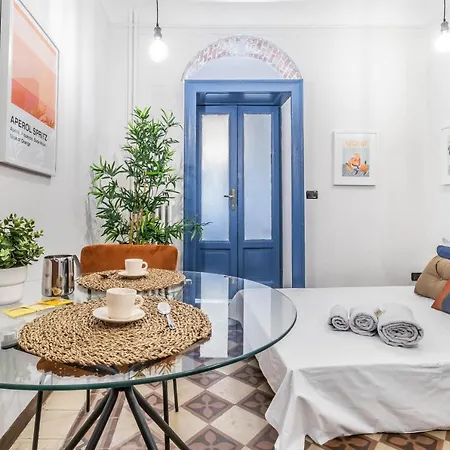 Center Elegant Flat 4-pax - Metro M1 - Fast Wifi - Ac & Balcony * Milaan