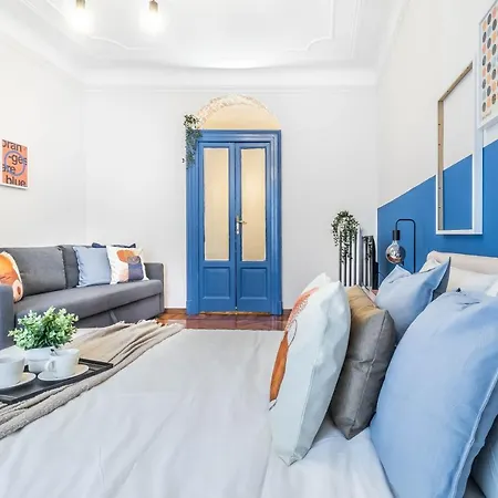 Center Elegant Flat 4-pax - Metro M1 - Fast Wifi - Ac & Balcony Appartement Milaan