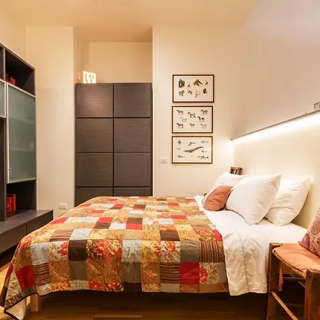 La Casa Colorata - Flats In - Bocconi Apartment