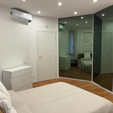 Casa Vercelli Delizioso Bilocale Moderno Nella Vecchia Apartman Milánó