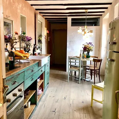 Charming And Design Attic Loft In Coolest Area Navigli Ticinese דירה *