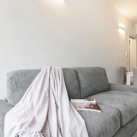 Contempora - Rosellini 6a * 밀라노