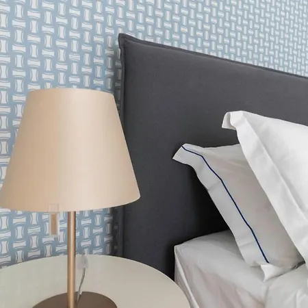 Italianway - Corso 11 * Milan