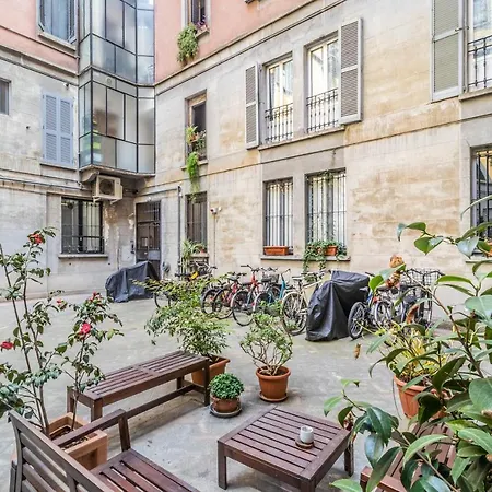 Center Elegant Flat 4-pax - Metro M1 - Fast Wifi - Ac & Balcony Appartement *