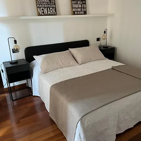 Rebecca's Collection: Repubblica Milánó