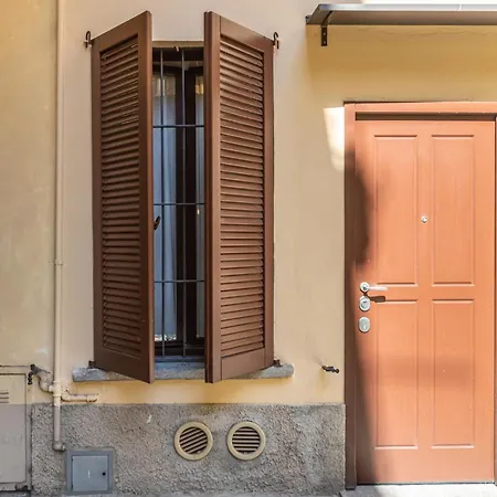 Lägenhet Xenia - Accogliente Pied-a-terre Sui Navigli *