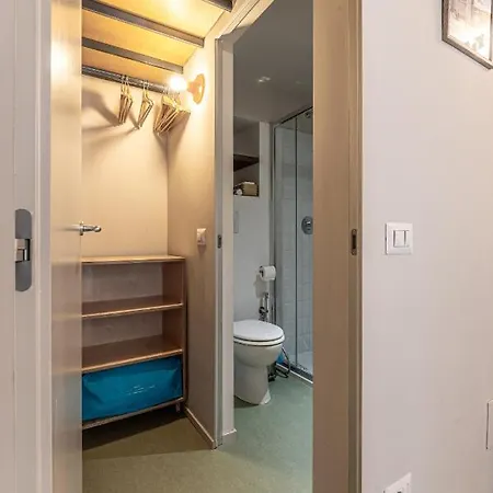 Lägenhet Xenia - Accogliente Pied-a-terre Sui Navigli