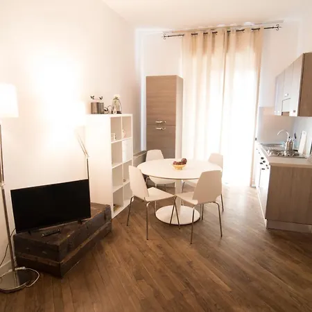 Renovated Flat Near Duomo - Lamarmora Apartment Milan