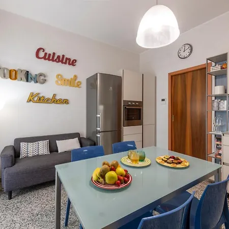 Bnbutler - Stromboli, 22 - Ampio, Luminoso Ed Elegante Milánó