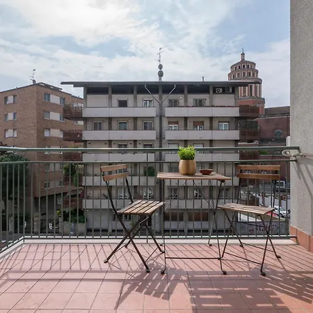 I Host - Marescalchi 9 Milano