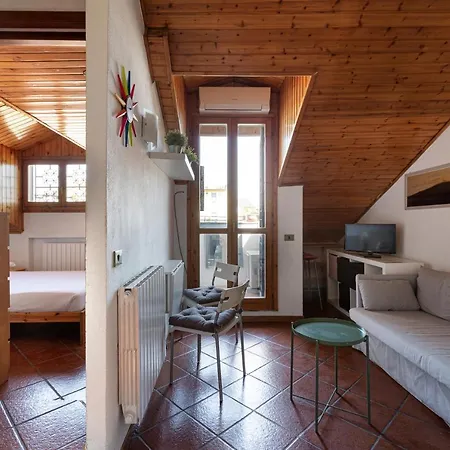 Dateo Balcony Milán