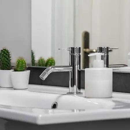 Bilocale Zara - Stazione Centrale - Isola Design District Daire