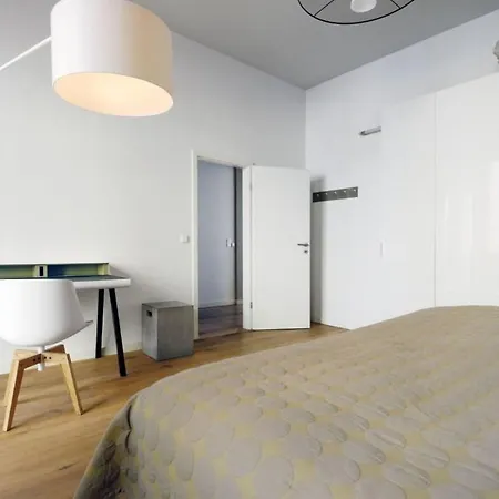 Beautifully Furnished Milánó