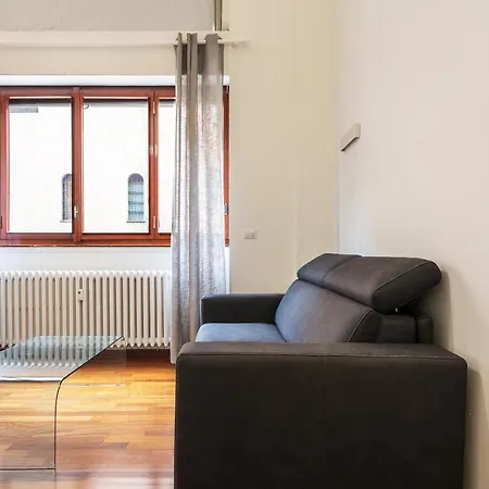 Easyhomes - Manusardi Lägenhet Milano