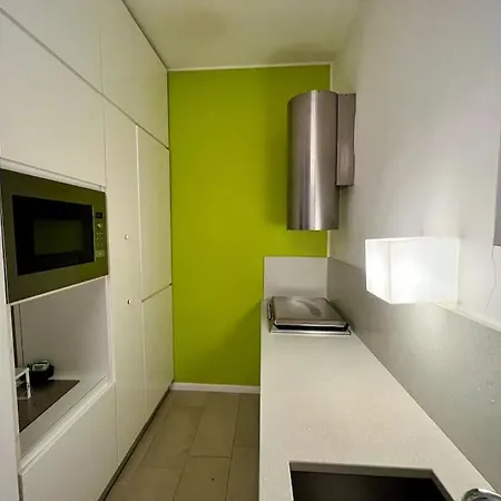 Zona Duomo E Navigli Apartment *