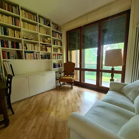 San Siro Club מלון *