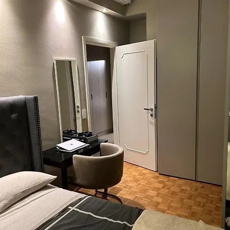 Elegante Stanza Nel Cuore Di Porta Venezia A Penzion