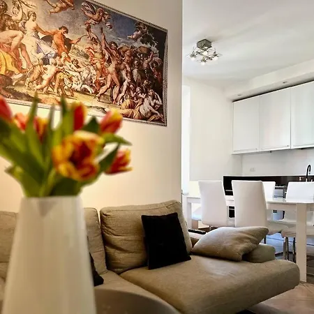Porta Venezia, Speciale Con Due Camere.