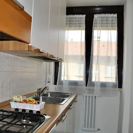 Nolo Black White & Coral