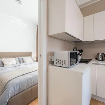 Cozy Private Flat - Mm Marche 7 Min Apartament