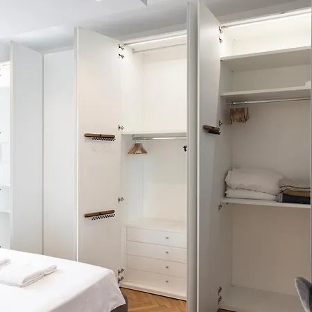 Elegante Bilocale In De Angeli - Piazzale Siena Apartmán