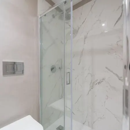 Cozy Private Flat - Mm Marche 7 Min