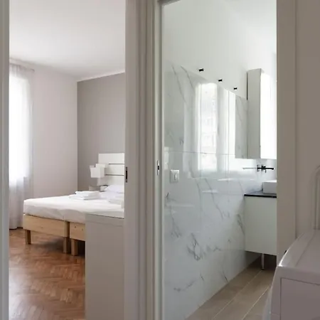 Youhosty - De Cristoforis12 Bis Apartment