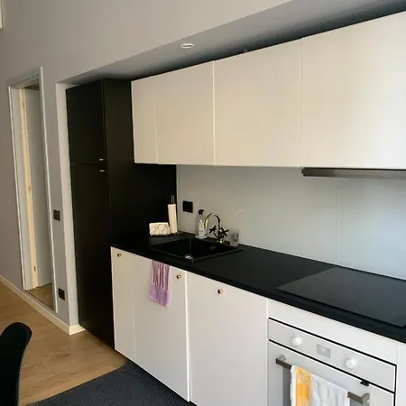 شقة Bilocale Viale Coni Zugna 29 ميلان