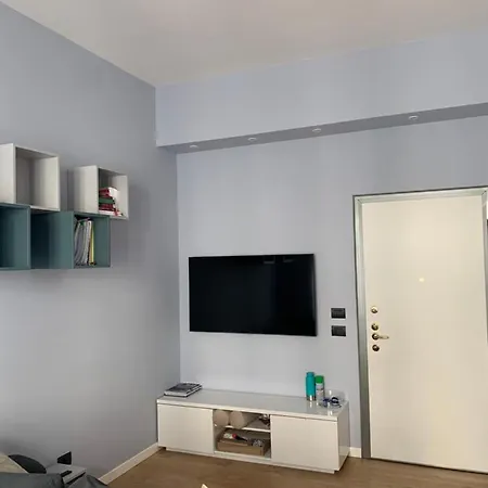 شقة Bilocale Viale Coni Zugna 29 ميلان