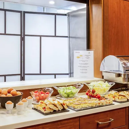 ホリデイ ガリバルディ ステーション 4* ミラノ