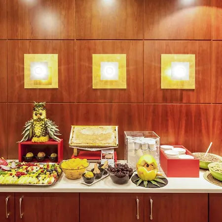 ホリデイ ガリバルディ ステーション 4* ミラノ