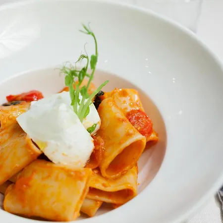 ホリデイ ガリバルディ ステーション