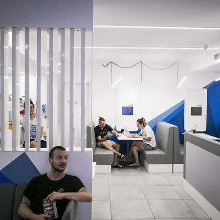 Hostal Ostelzzz Milán