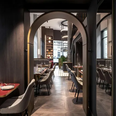 Palazzo Touring Club Milan, A Radisson Collection Hotell 5*