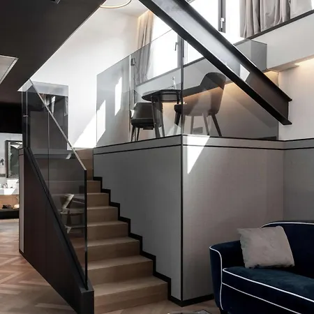 מלון Palazzo Touring Club Milan, A Radisson Collection 5*