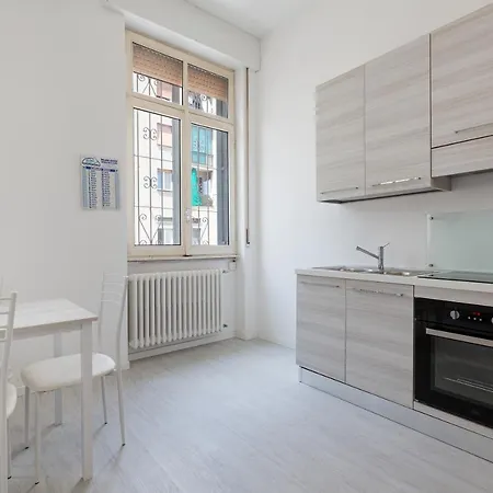 Guesthost - Cosy 25 Sqm Niguarda District Appartement *