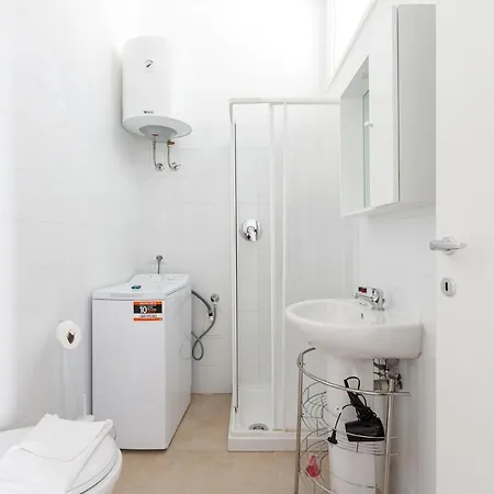 Guesthost - Cosy 25 Sqm Niguarda District Appartement *